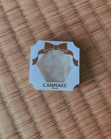 こんにちわ(♡˙³˙)

今回は''CANMAKE クリームハイライター03''をご紹介したいと思います！！

私は今までパウダーのハイライターを使っていました。

ですがパウダーだと細かい所などあまり