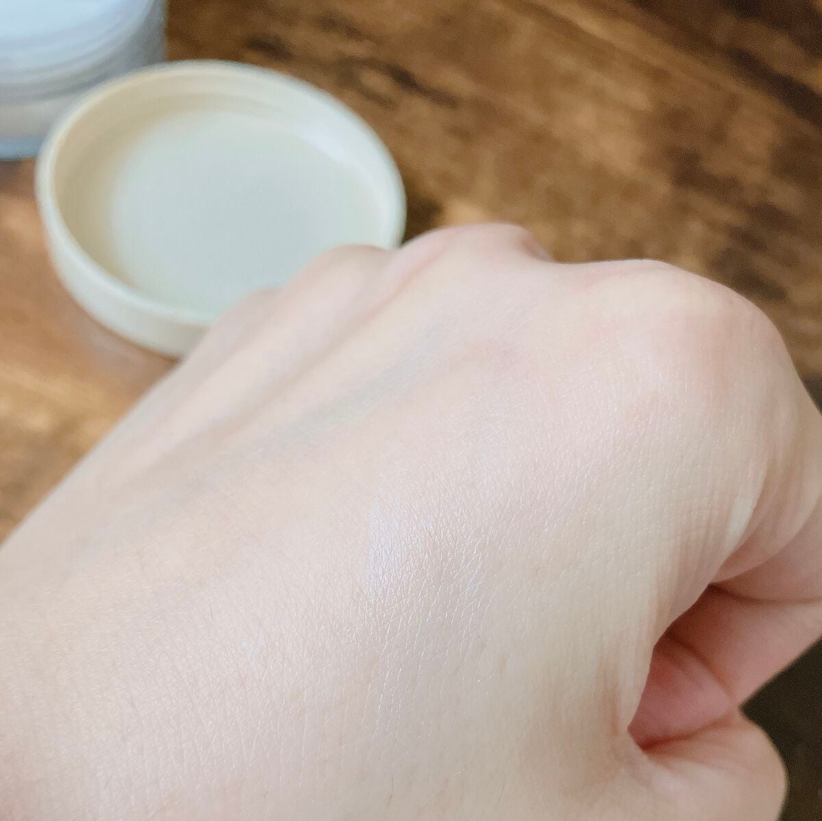 ナイトミネラルファンデーション/エトヴォス/ルースパウダーを使ったクチコミ(2枚目)