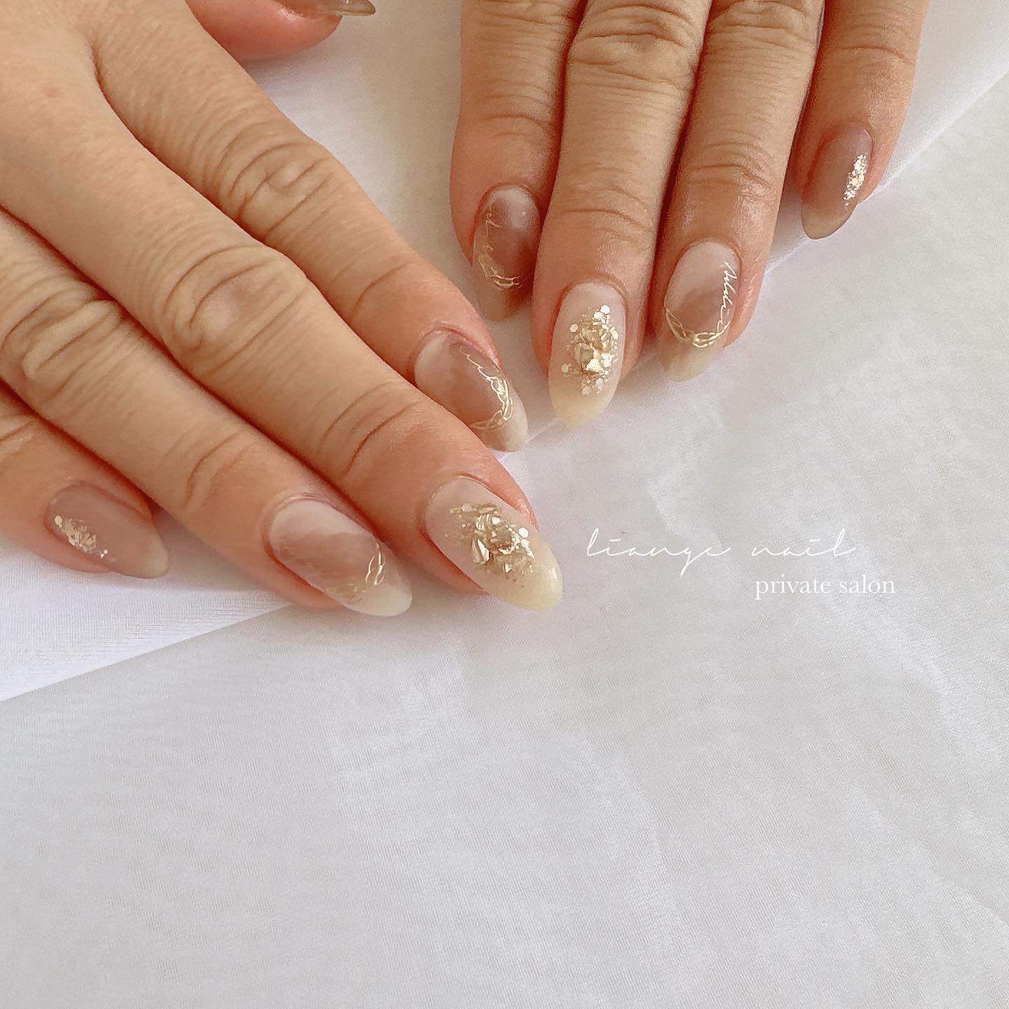 #ネイル,#大人ニュアンスネイル,#ニュアンスネイル,#ジェルネイル,#ミラーネイル,#シェルネイル,#春ネイル,#ブラウンネイル,#マットネイルのネイルデザイン