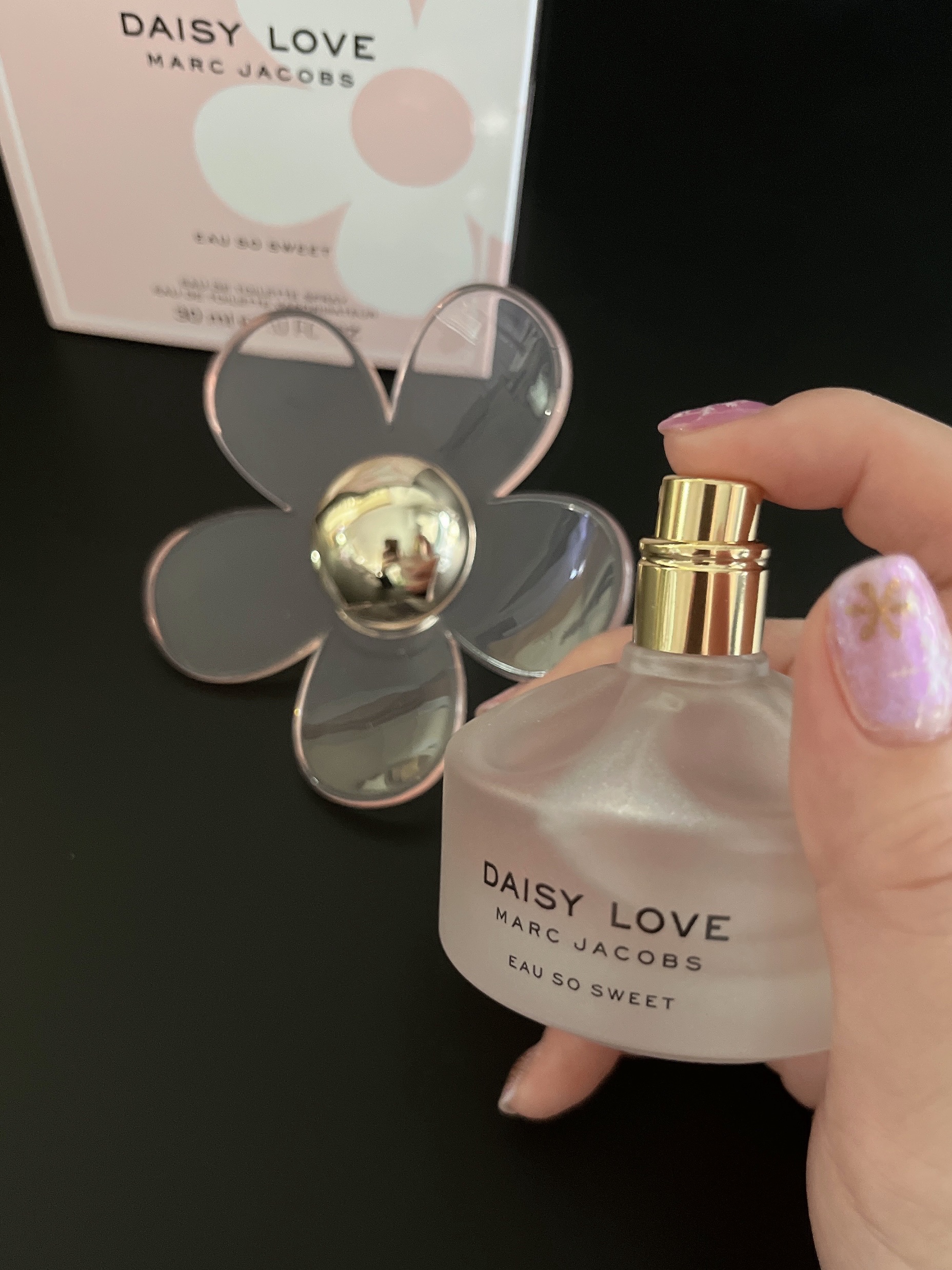 デイジー ラブ オー ソー スウィート 30ml /MARC JACOBS/香水(レディース)を使ったクチコミ（3枚目）