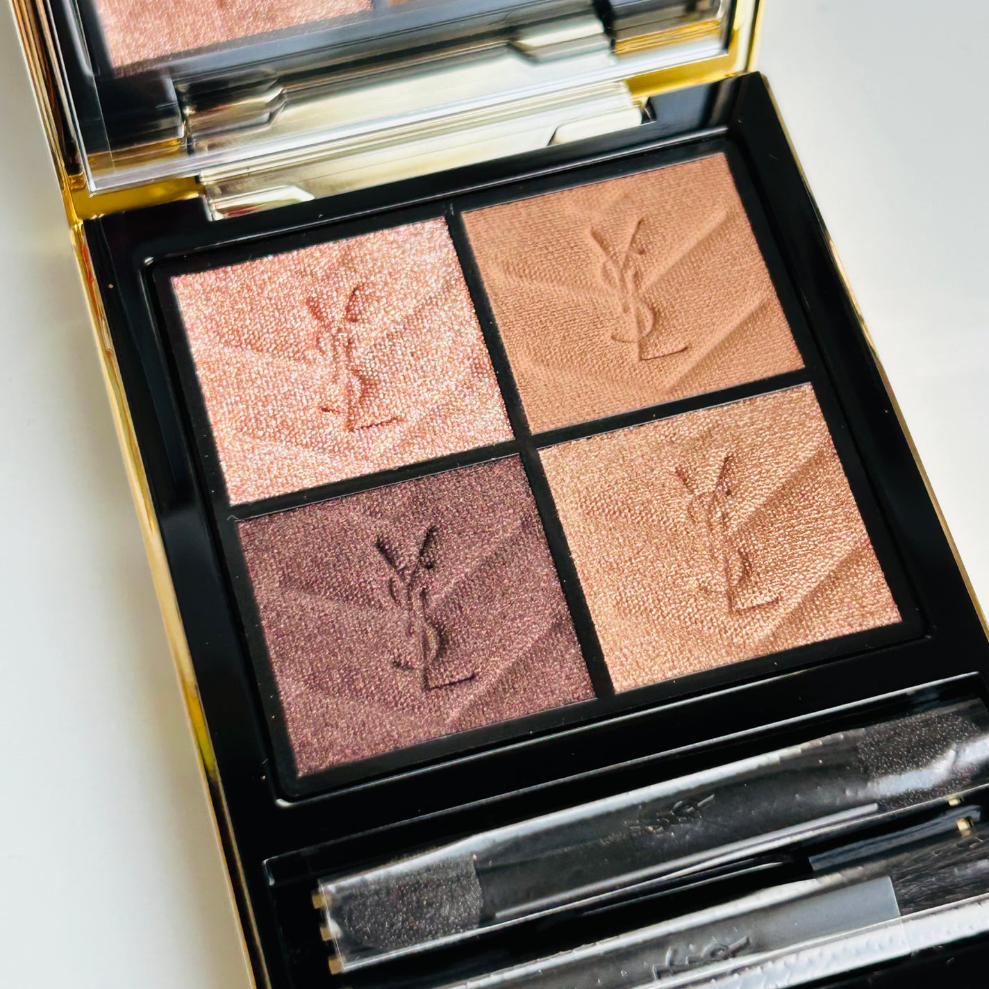 クチュール ミニ クラッチ/YVES SAINT LAURENT BEAUTE/アイシャドウパレットを使ったクチコミ(2枚目)