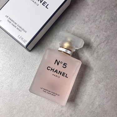 CHANEL シャネル N°5 ザ ヘア ミストのクチコミ「憧れのシャネルN°5🤍香水よりもマイルドなヘアミスト✨ヘアミストがあったんだね- ̗̀ 🛁𓈒 .....」（1枚目）