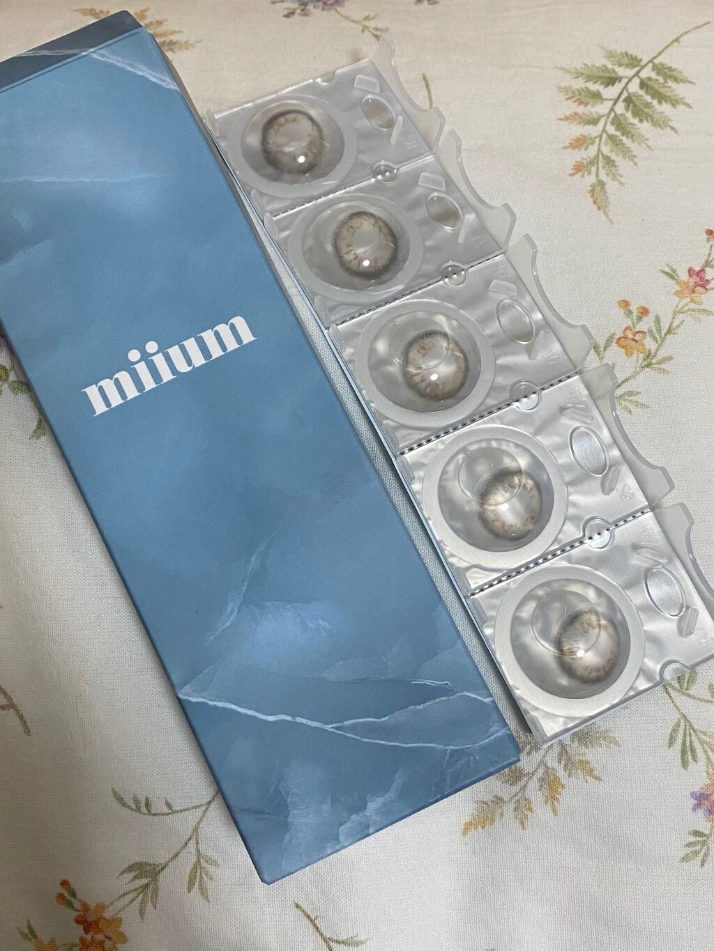 マカロニちゃん on LIPS 「新発売のmiiumミューム から気になったカラコンがあったので..」(1枚目)