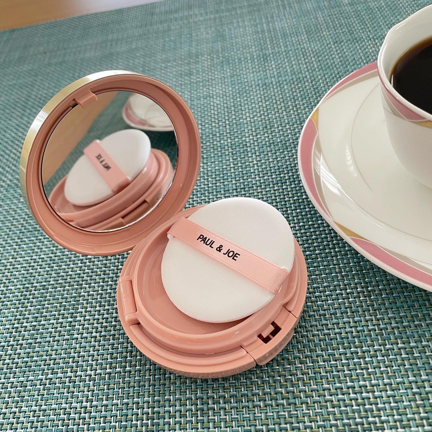 シースルー ヴェール コンパクト/PAUL & JOE BEAUTE/ファンデーションを使ったクチコミ(4枚目)