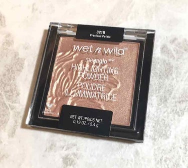 MegaGlo Highlighting Powder/wet 'n' wild/ハイライトを使ったクチコミ（1枚目）