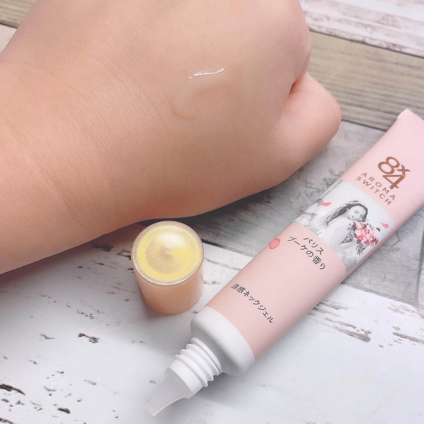 8x4 アロマスイッチ 涼感ネックジェル パリスブーケの香り/8x4/デオドラント・制汗剤を使ったクチコミ(2枚目)