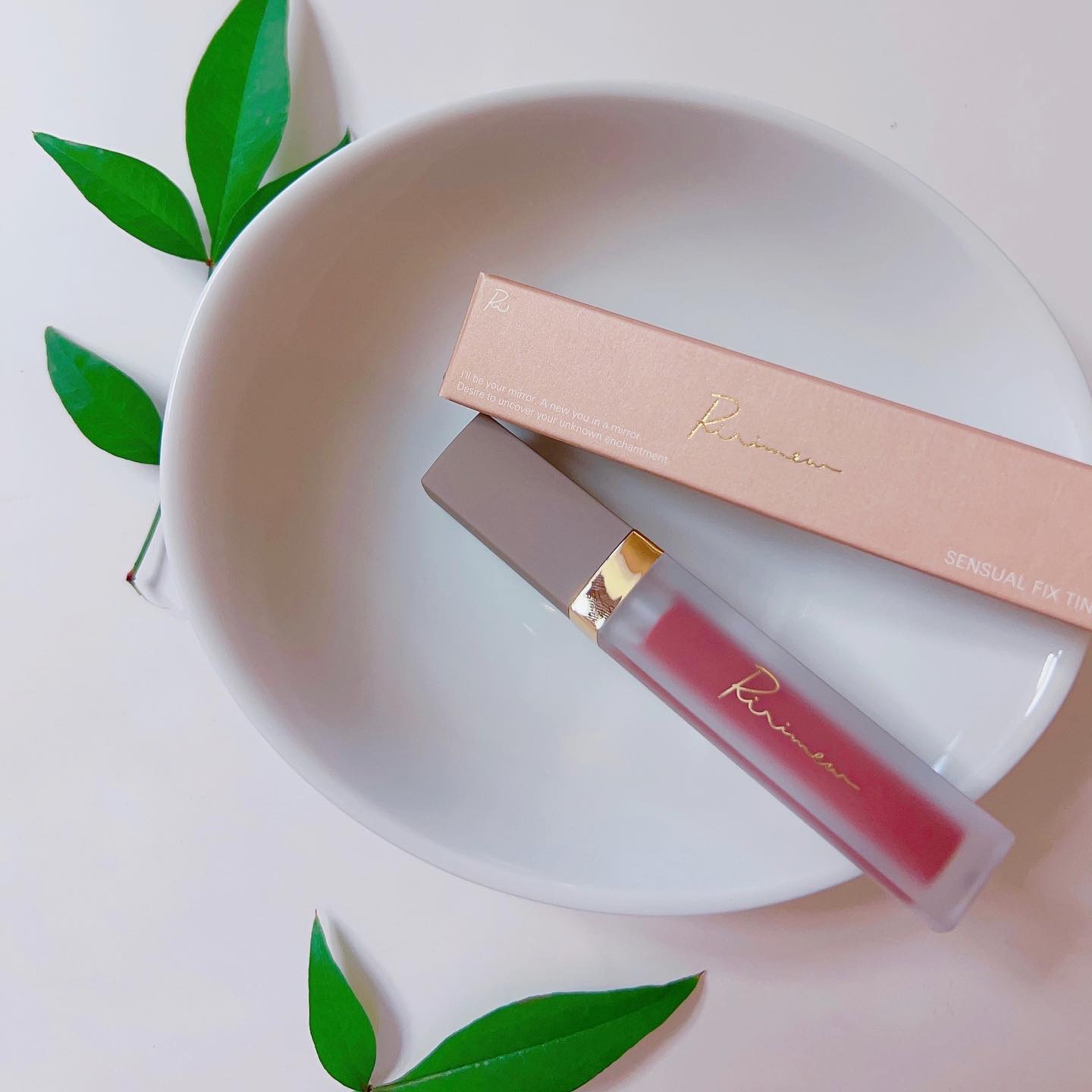 センシュアルフィックスティント 07 フィグシロップ/Ririmew/リップティントを使ったクチコミ（2枚目）