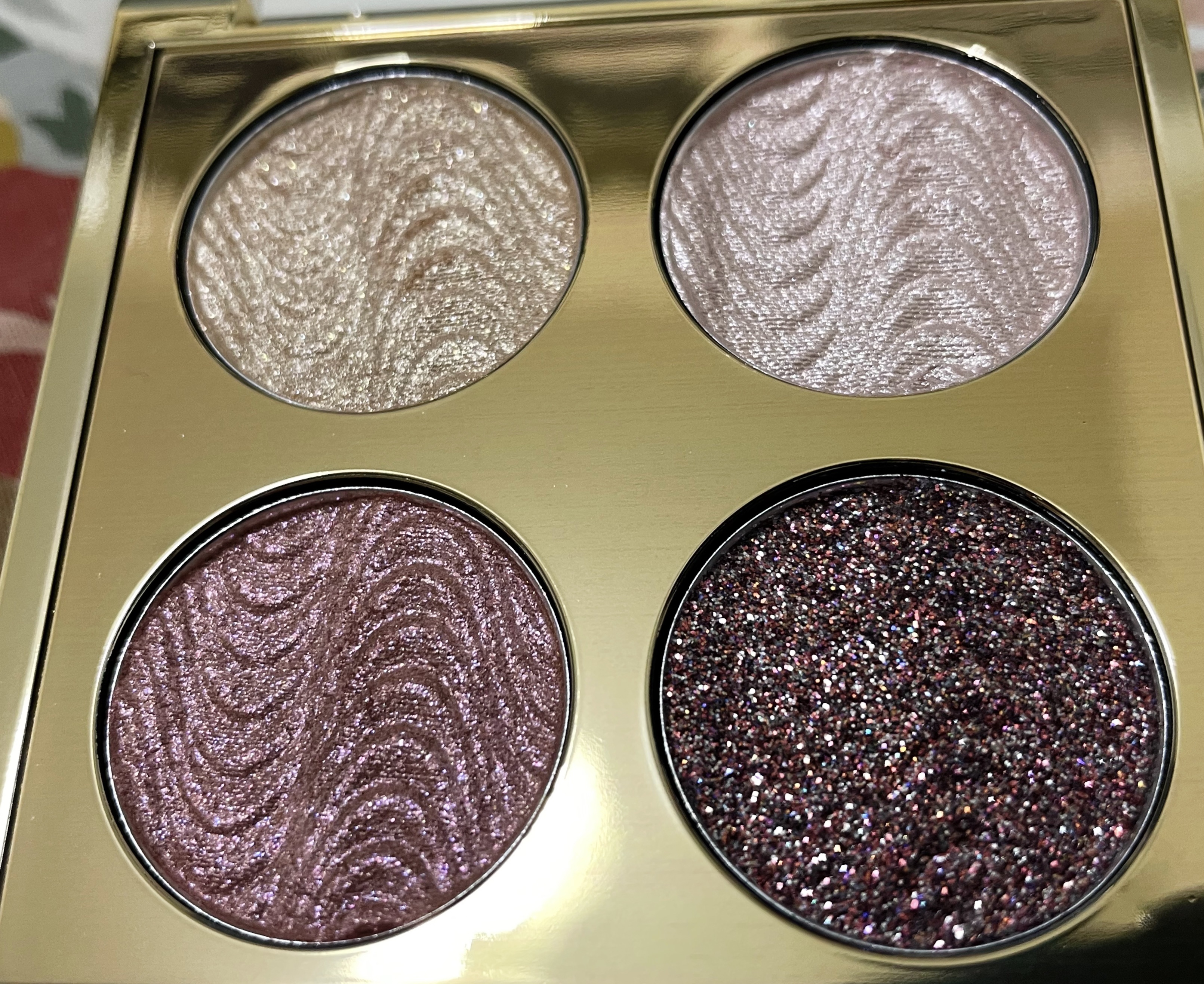 クリスタルアイクォード/REVOLUTION PRO/アイシャドウパレットを使ったクチコミ（1枚目）