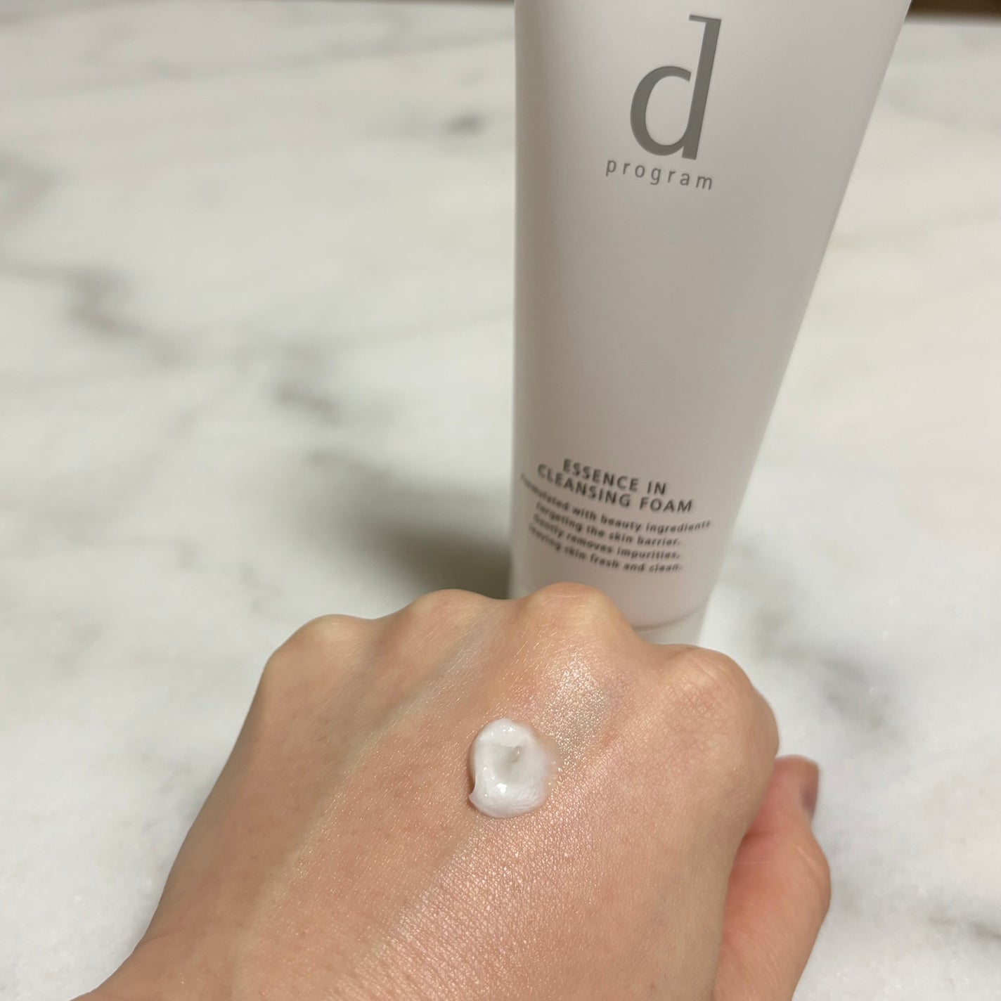 エッセンスイン クレンジングフォーム/d プログラム/洗顔フォームを使ったクチコミ(2枚目)