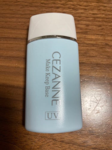 マスクや夏の暑さで化粧を崩したくない😭💦
●CEZANNE　皮脂テカリ防止下地
ライトブルー
SPF28・PA＋＋　《くすみカバー》
プチプラで夏の暑さを乗り切ろう☀️🍉
皮脂崩れを防いで化粧もちが続く下地。
メイク崩れの原因となる皮脂を吸収し、ベタつかずサラサラの感触で、ファンデーションの美しい仕上がりが続きます😊
ライトブルーカラーで肌の透明感アップ✨皮脂吸着パウダーが毛穴の凹凸をカバーし、光拡散効果で目立たせません‼︎

●キャンメイク　マシュマロフィニッシュパウダー　〜Abloom〜01
5色のカラーが顔色を補正。
澄んだマシュマロ肌が続く✨ベースメイクの仕上げ、メイク直し用のフェイスパウダー。

⭕️長時間メイクしたての透明感が持続。
⭕️15種美容液成分配合。
⭕️天然ミネラルパウダー配合。
⭕️洗顔料のみでメイクオフOK。
⭕️毛穴やお肌の凹凸を目立ちにくくするカバーパウダー配合。
リキッドクリームの後がオススメ‼︎
ナチュラルメイクの時は、化粧下地のあとすぐに本品を塗ってもOK🙆‍♀️

✴︎しっかりトーンアップの場合
パフで円を描くように１周させる
✴︎ナチュラルにトーンアップしたい場合
パフで半円を描くように粉をとる

●ロージーローザ　まつ毛カーラー
まつ毛に優しいビューラー。

日本人に合うカーブを実現！フェミニンカールを思いのままに！～上質感のある華やかなカールへ～　日本人の標準的なアイラインに合わせたこだわり設計で無理なく根元からまつげをキャッチ！また、支柱（両端の金属部分）に当たらないため、目の丸みにフィットしやすい仕様です。替えゴム1個付きです。

●ネイルホリック　BL921
キラキラで夏らしくて可愛い💅の画像 その0