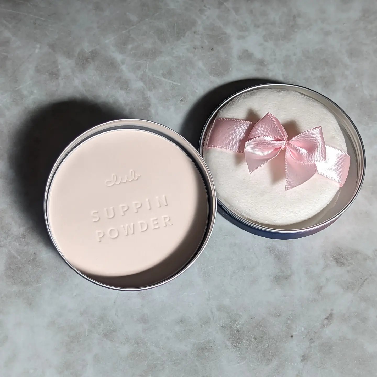 すっぴんパウダーC スリーピームーンの香り/クラブ/プレストパウダーを使ったクチコミ（2枚目）