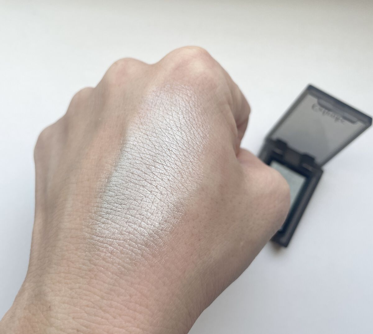 セルヴォーク ヴォランタリー アイズ 20 ペールグリーン/Celvoke/単色アイシャドウを使ったクチコミ（3枚目）