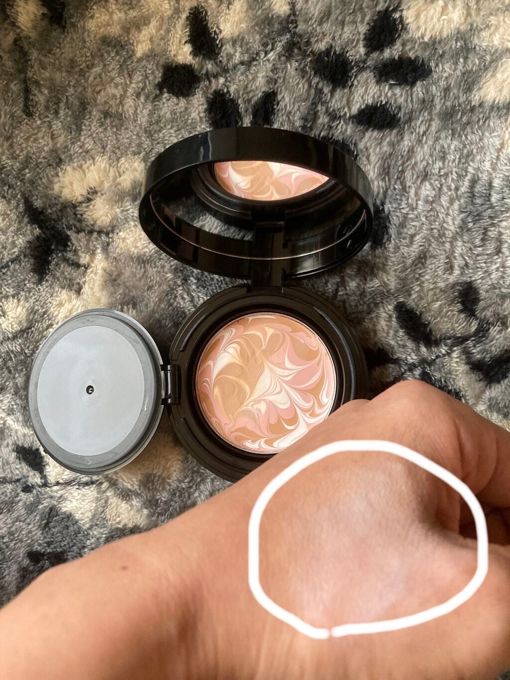 トニモリカバーリストエッセンスインファンデーション/TONYMOLY/クリーム・エマルジョンファンデーションを使ったクチコミ(4枚目)