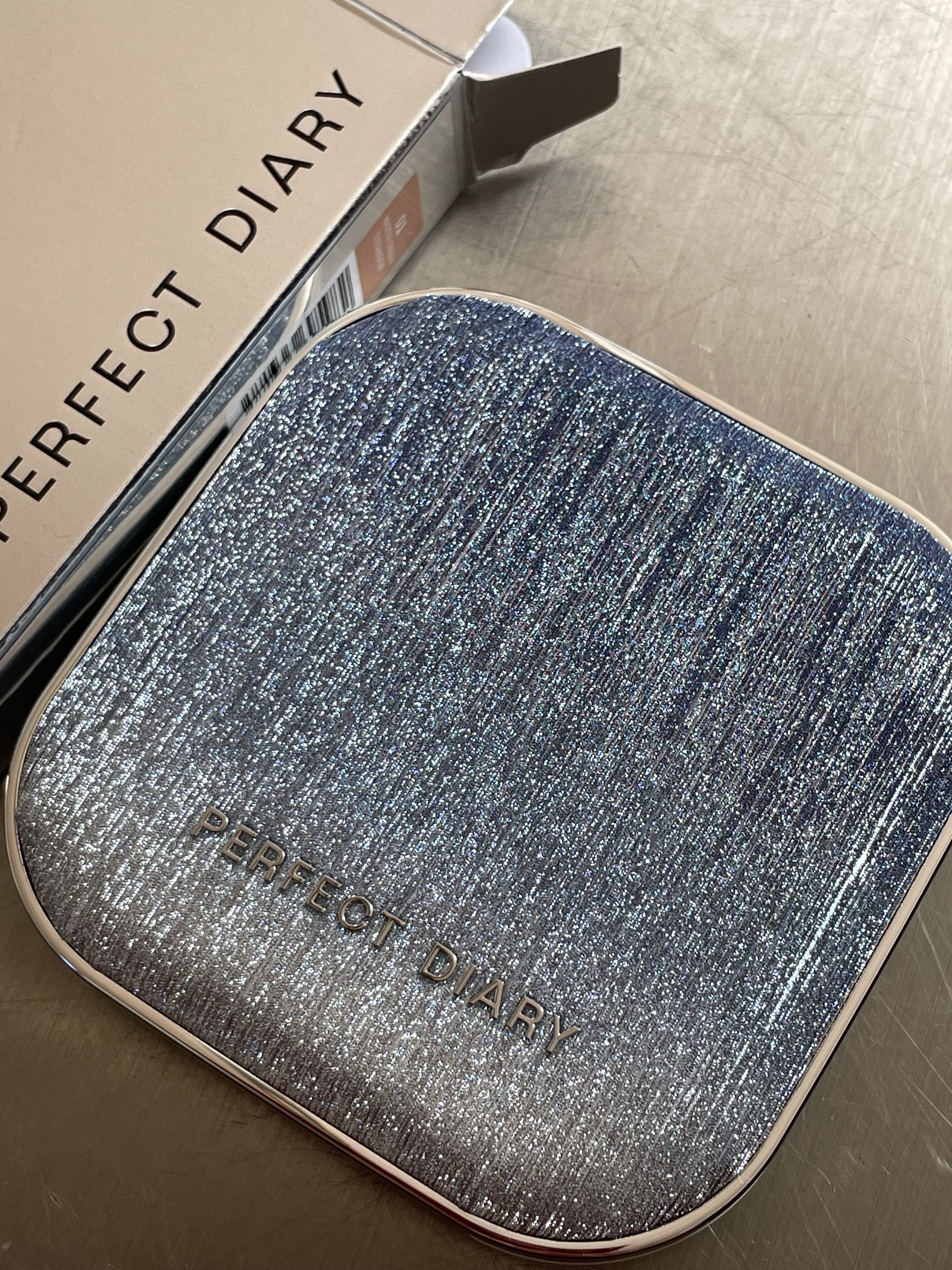 PERFECT DIARY (パーフェクトダイアリー)「原石」9色アイシャドウ　クリスマス限定/PERFECT DIARY/アイシャドウパレットを使ったクチコミ（3枚目）