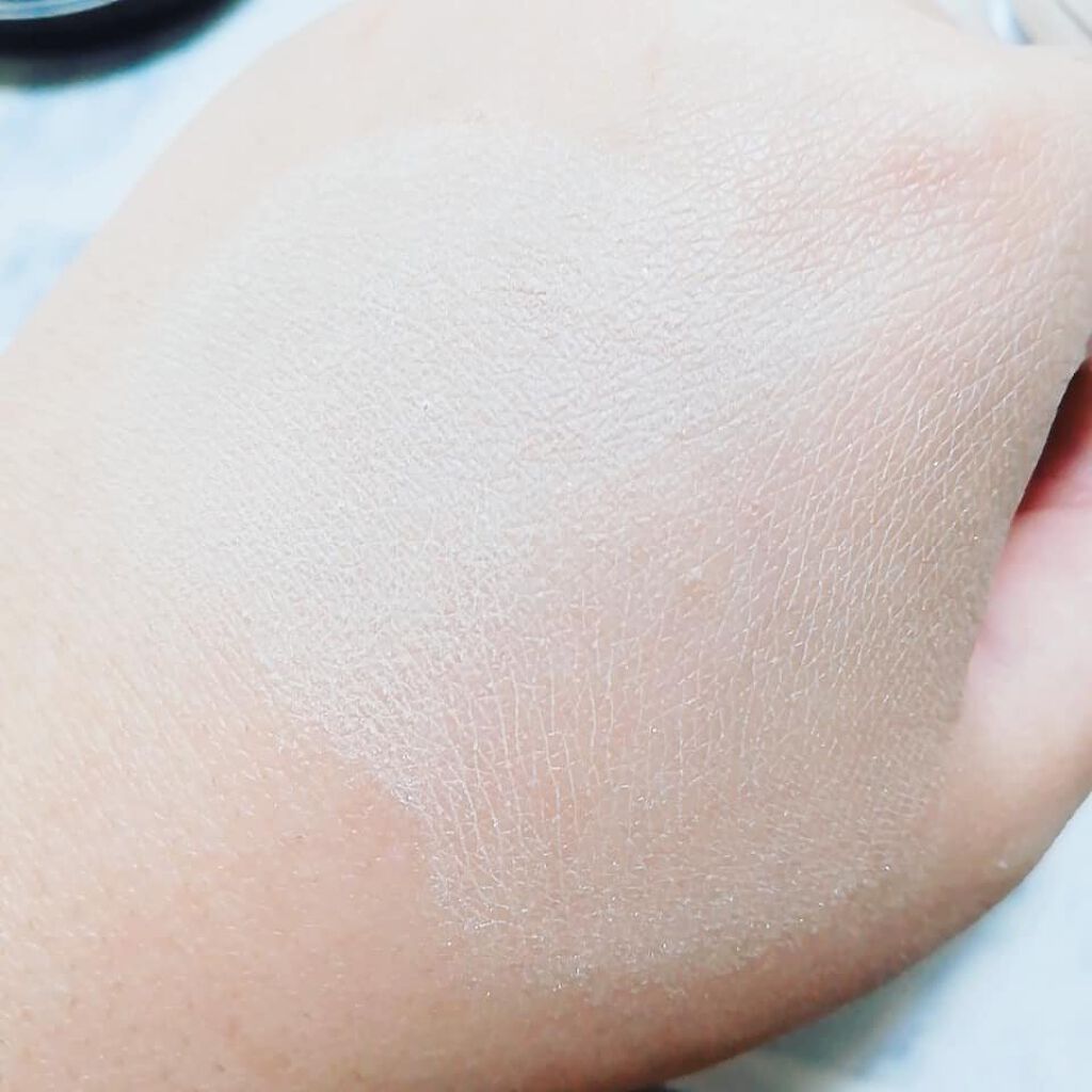 フィニッシングパウダー パールラメ入り/チャコット・コスメティクス/ルースパウダーを使ったクチコミ（3枚目）