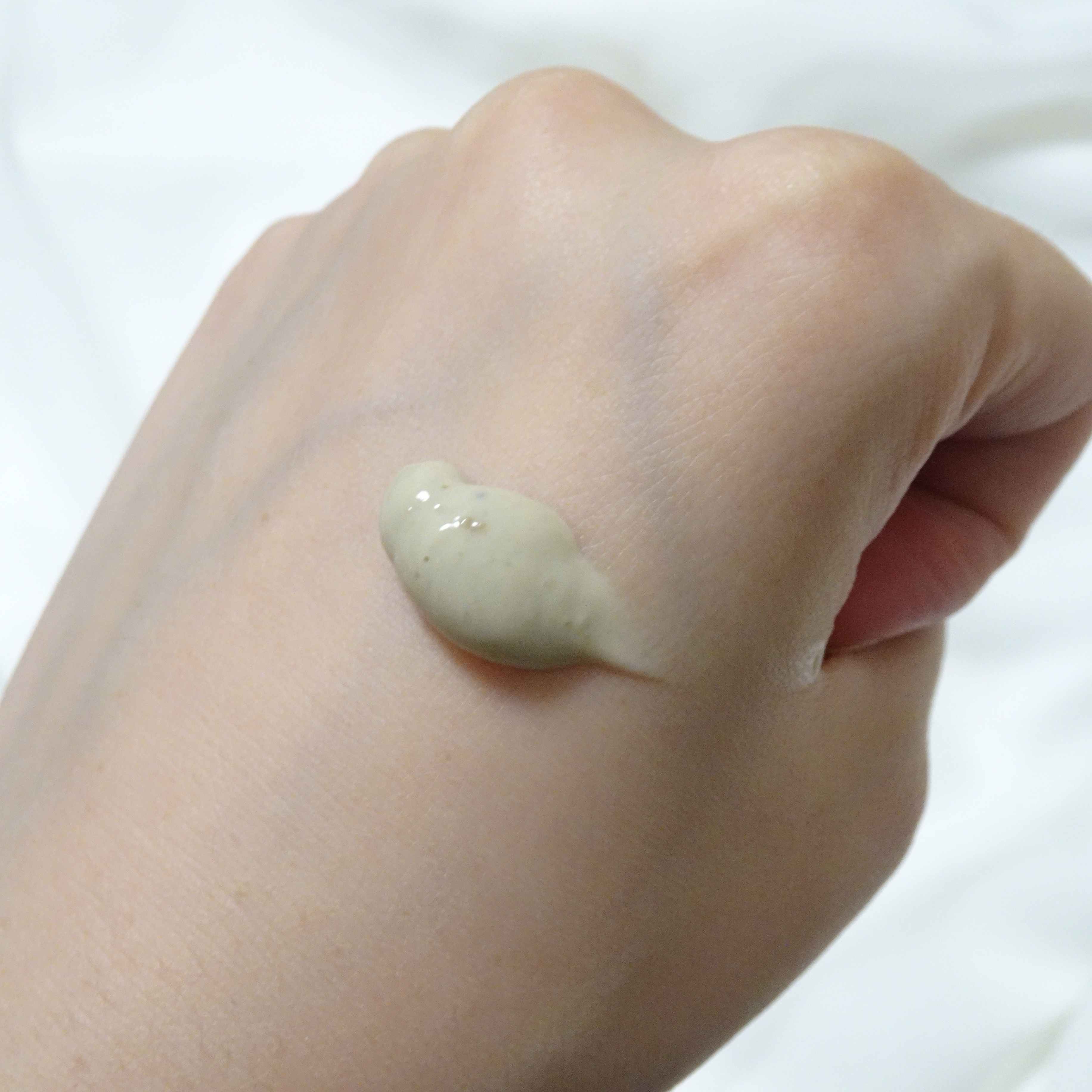 AROMATICA グロービタ フェイシャルスクラブ オレンジ＆ネロリのクチコミ「AROMATICA
GLOW VITA FACIAL SCRUB ORANGE & NEROL.....」（3枚目）