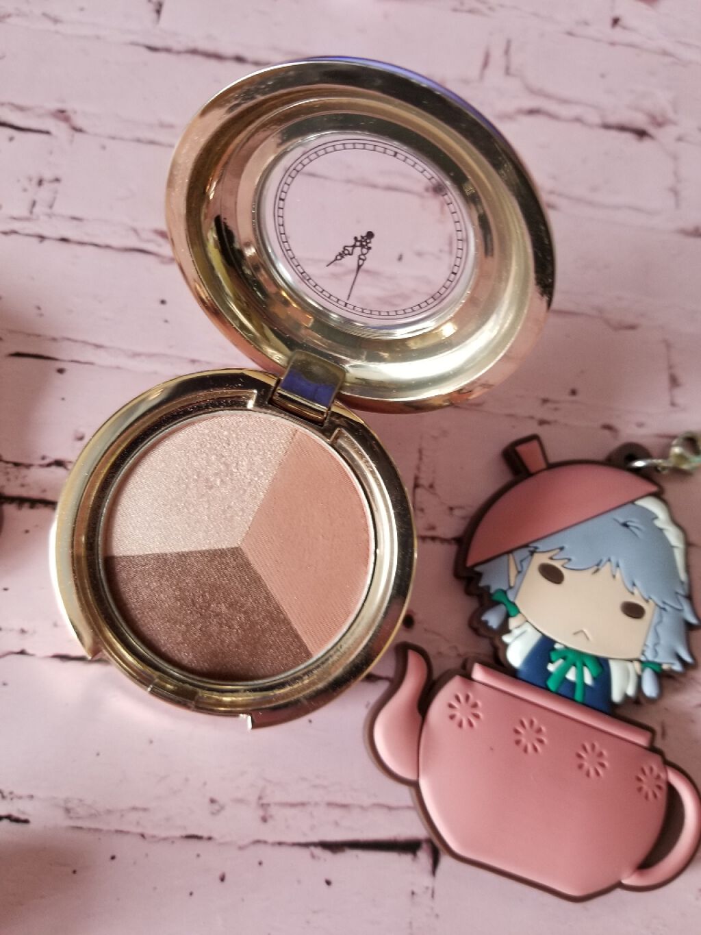 モメンティーク タイムシャドウ/LABIOTTE/アイシャドウパレットを使ったクチコミ（2枚目）