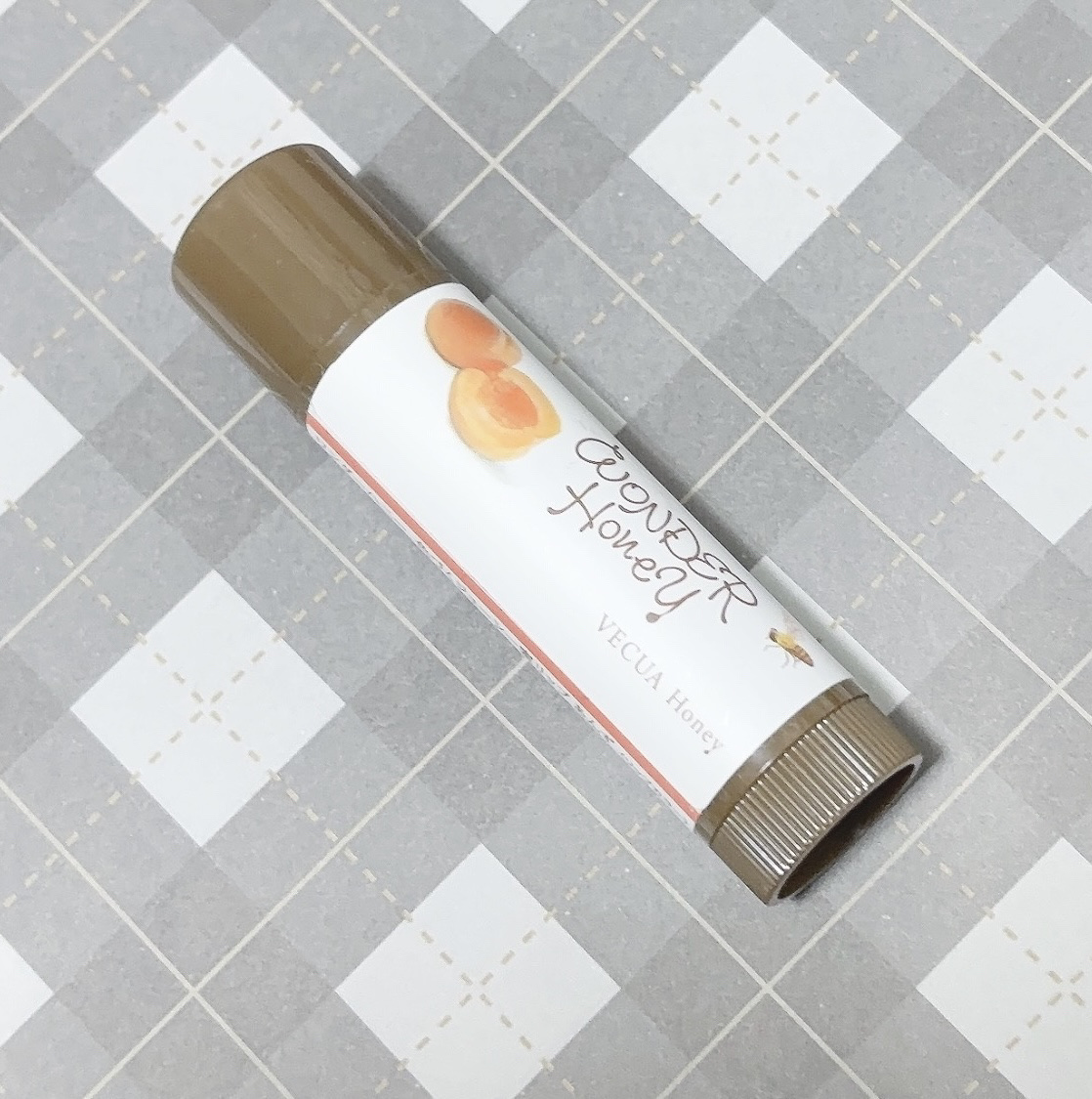 ワンダーハニー 色づくジューシー蜜リップ/VECUA Honey/リップクリームを使ったクチコミ（2枚目）