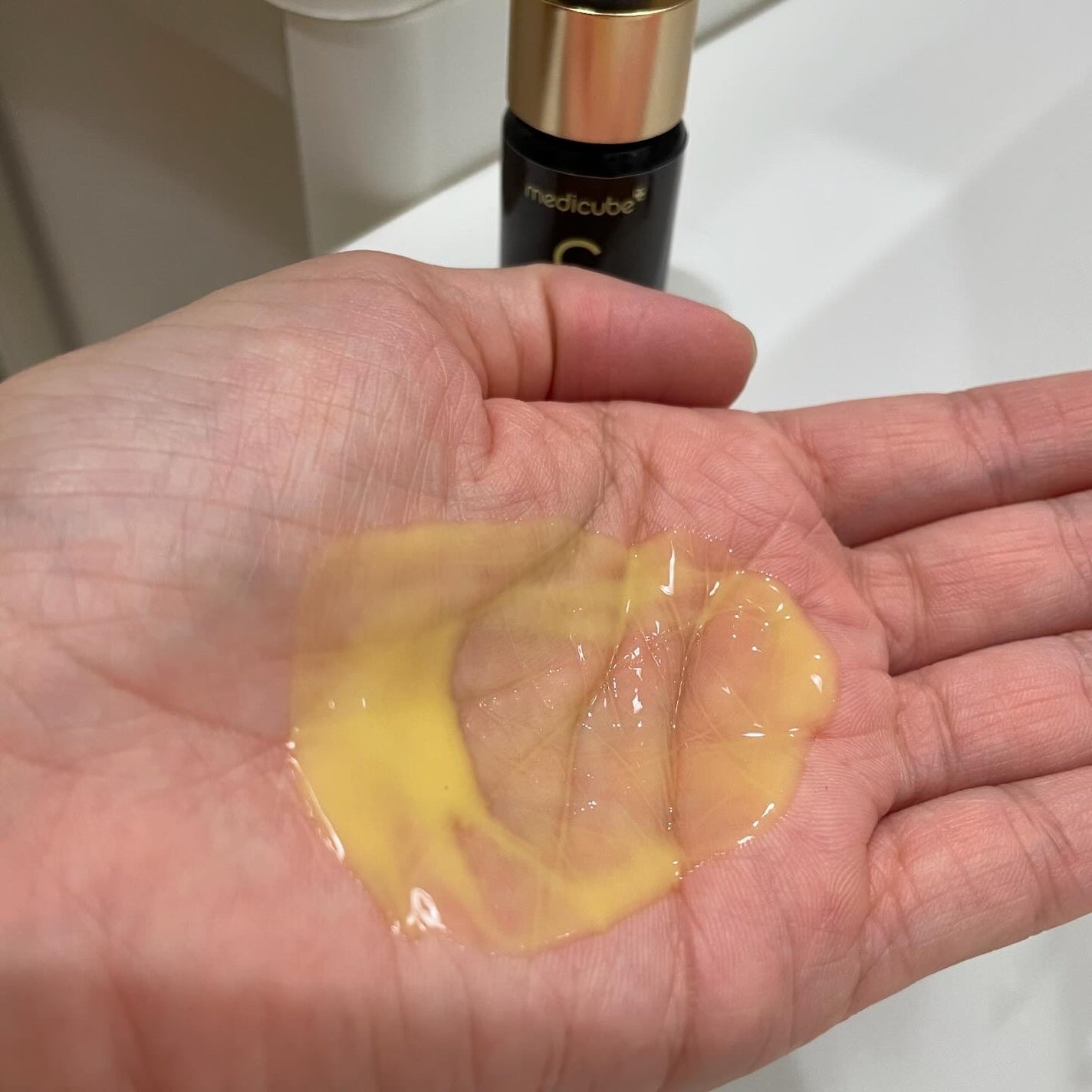 ディープビタCアンプル2.0/MEDICUBE/美容液を使ったクチコミ(7枚目)