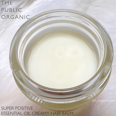 オーガニックヘアバーム🌱
ーーーーーーーーーーーーーーーーーーーーーー
THE  PUBLIC ORGANIC
SUPER POSITIVE
ESSENTIAL OIL CREAMY HAIR BALM
スーパーポジティブ 精油クリーミーヘアバーム
ーーーーーーーーーーーーーーーーーーーーーー

手のひらでよく伸ばしオイル状にしてから使用♡
手に残ったバームはハンドケアとして使えちゃう！

シアバター、ムルムルバター、クプアスバターの濃密な植物バターと
ブロッコリーシードオイル、インカンチオイル、オリーブオイルといった植物オイルを組み合わせたクリーミーなテクスチャー。
 体温でとけて髪になじみ、自由にスタイリング♡

毛先になじませれば動きがつけやすく、全体に揉み込めばしっとりとまとまり感が出ます。

私の髪だと軟毛ストレートなのでしっとりオイリーなうるおいヘアに。

ヘアケアシリーズで人気の100%精油のウッディな香り🌿

ハンドケアに使ってもベタつきにくく程よい保湿感でした♡

#提供 #THEPUBLICORGANIC #ザパブリックオーガニック #オーガニック #バーム #ヘアバーム #スタイリング #マユコスメ_ヘアケア
の画像 その1