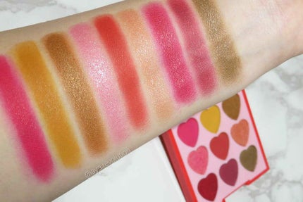 I Heart Revolution Heartbreakers Eyeshadow Palette/MAKEUP REVOLUTION/アイシャドウパレットを使ったクチコミ(3枚目)