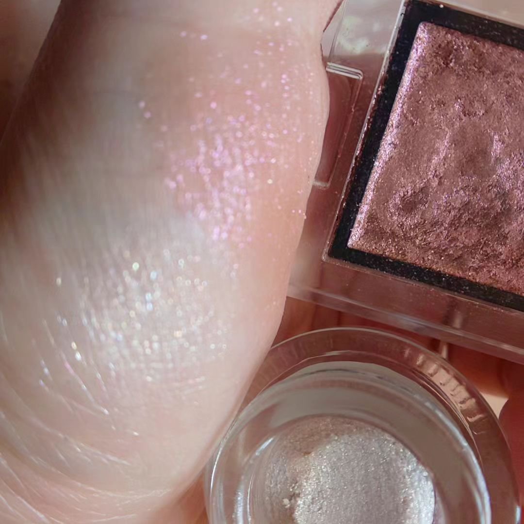 ロングウェア リップグロス #10/LionWell（ライオンウェル）/リップグロスを使ったクチコミ（2枚目）