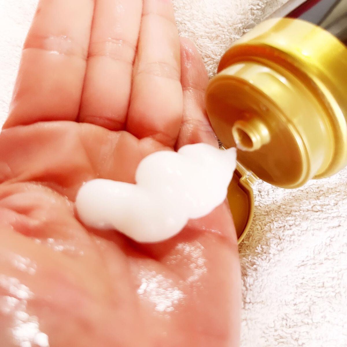 THE BEAUTY 髪のキメ美容プレミアムトリートメント<モイストリペアプレミアム>/エッセンシャル/洗い流すヘアトリートメントを使ったクチコミ(3枚目)