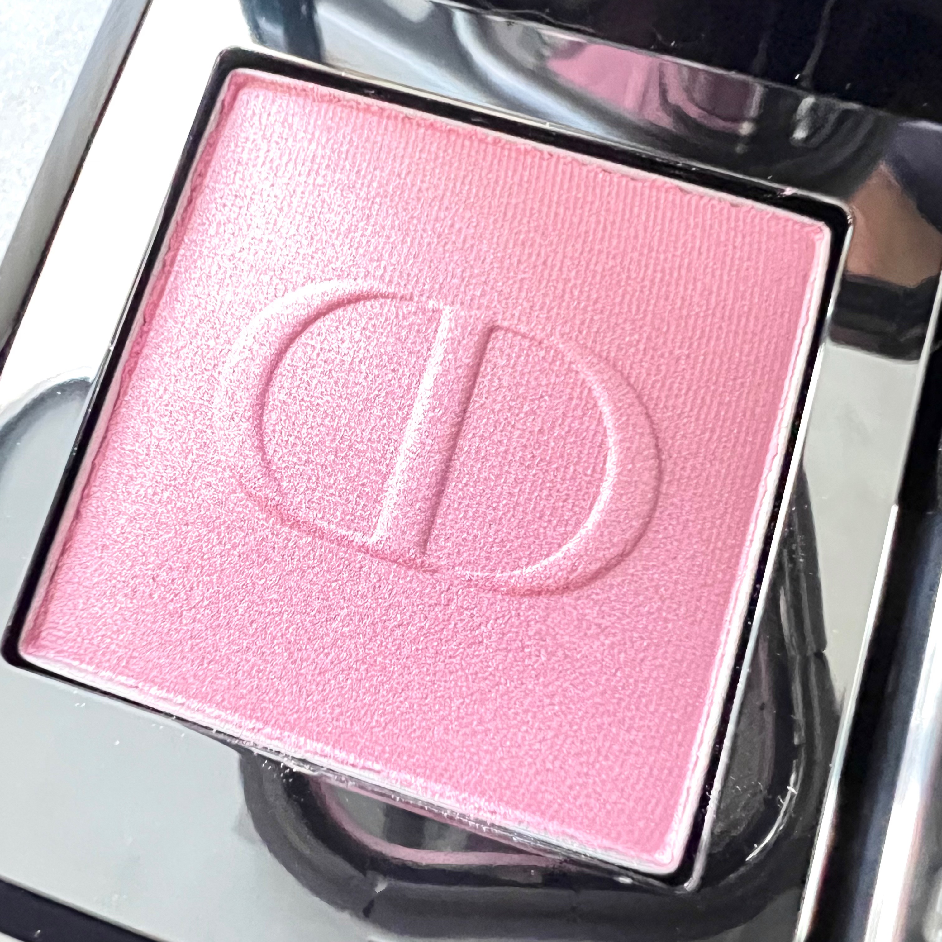 ディオールショウ モノ クルール 826 ローズ モンテーニュ/Dior/アイシャドウを使ったクチコミ（2枚目）