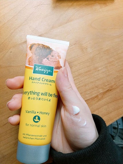ハンドクリーム バニラ&ハニーの香り/クナイプ/ハンドクリームを使ったクチコミ(2枚目)