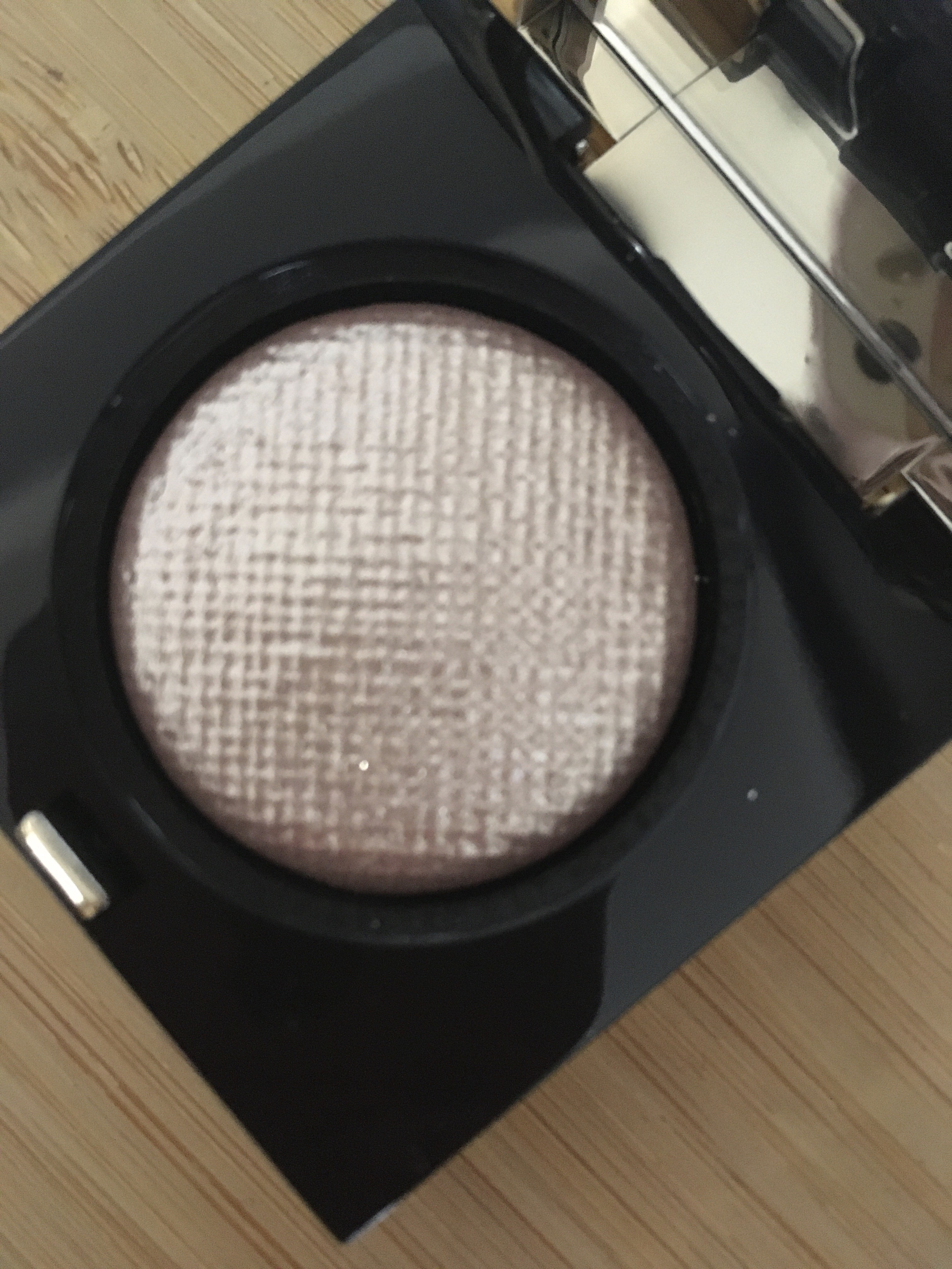 リュクスアイシャドウ/BOBBI BROWN/単色アイシャドウを使ったクチコミ（1枚目）