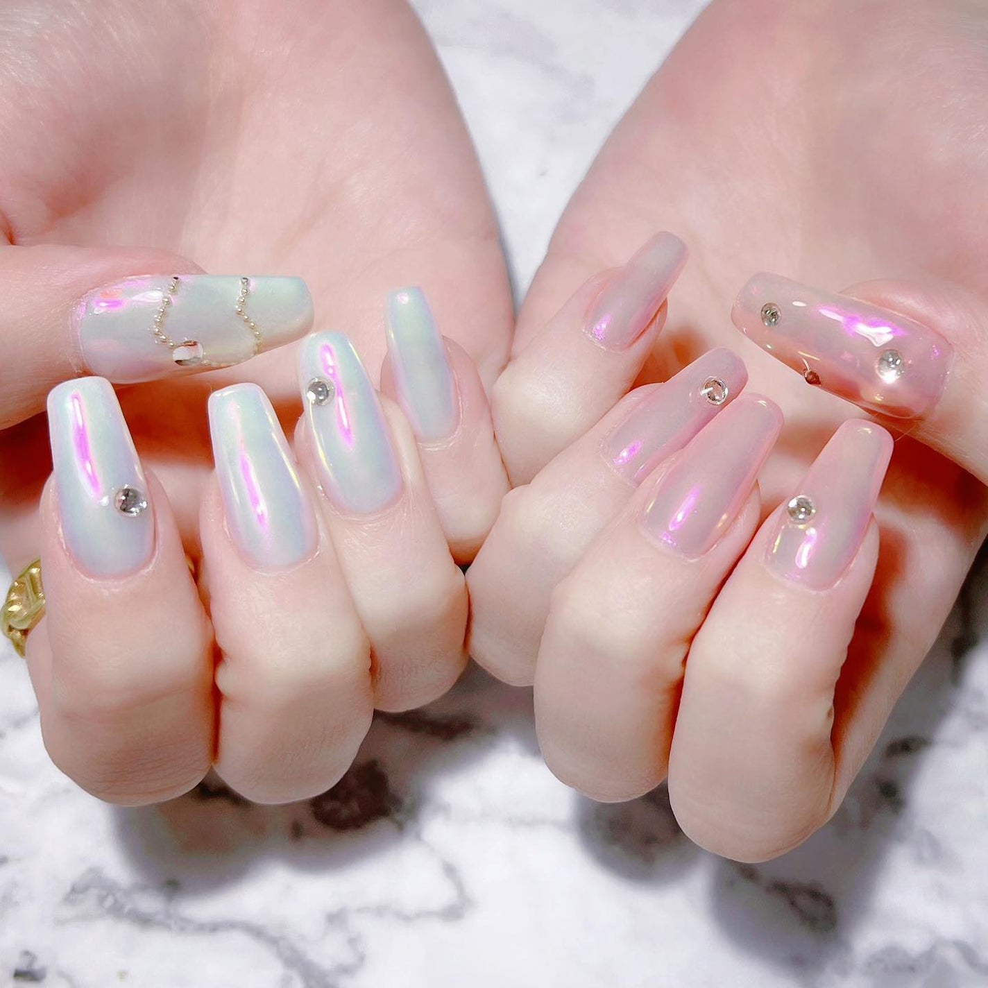 なかやまちえこ on LIPS 「ピンクのオーロラネイル💅⠀⠀@renkosekiちゃん⠀デザイ..」(2枚目)