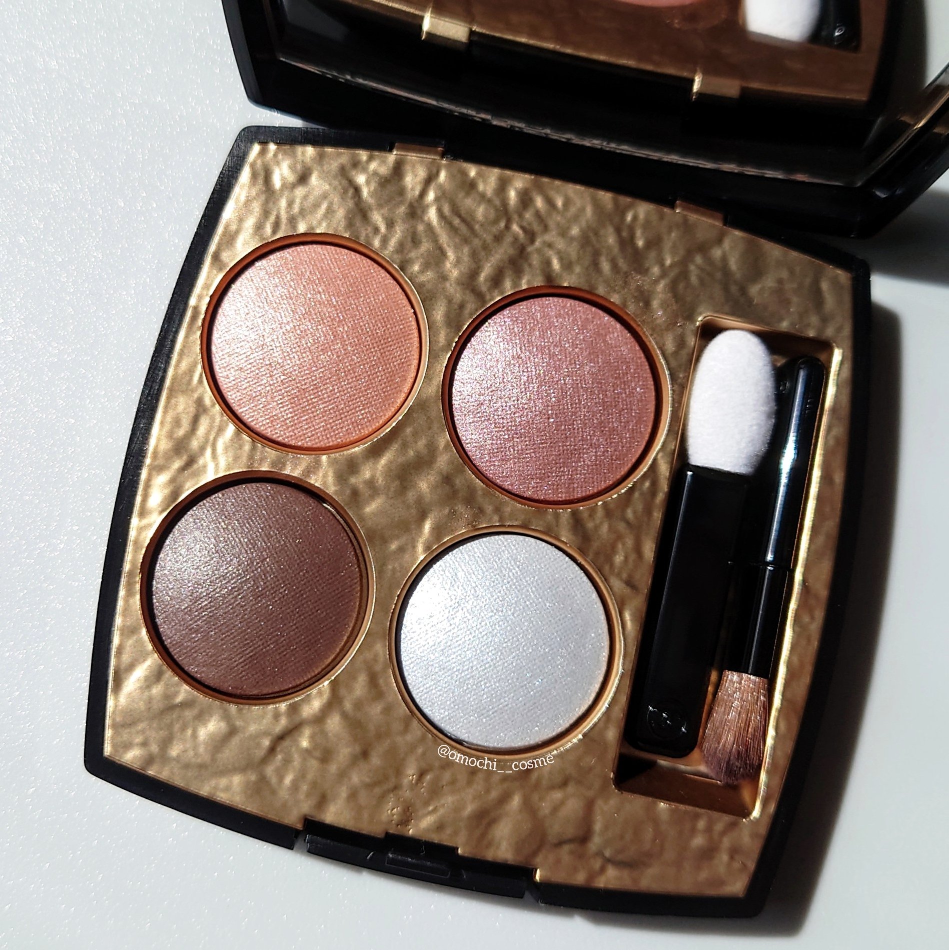 レ キャトル オンブル ビザンス  328 パリュール クリスタル/CHANEL/アイシャドウパレットを使ったクチコミ（3枚目）