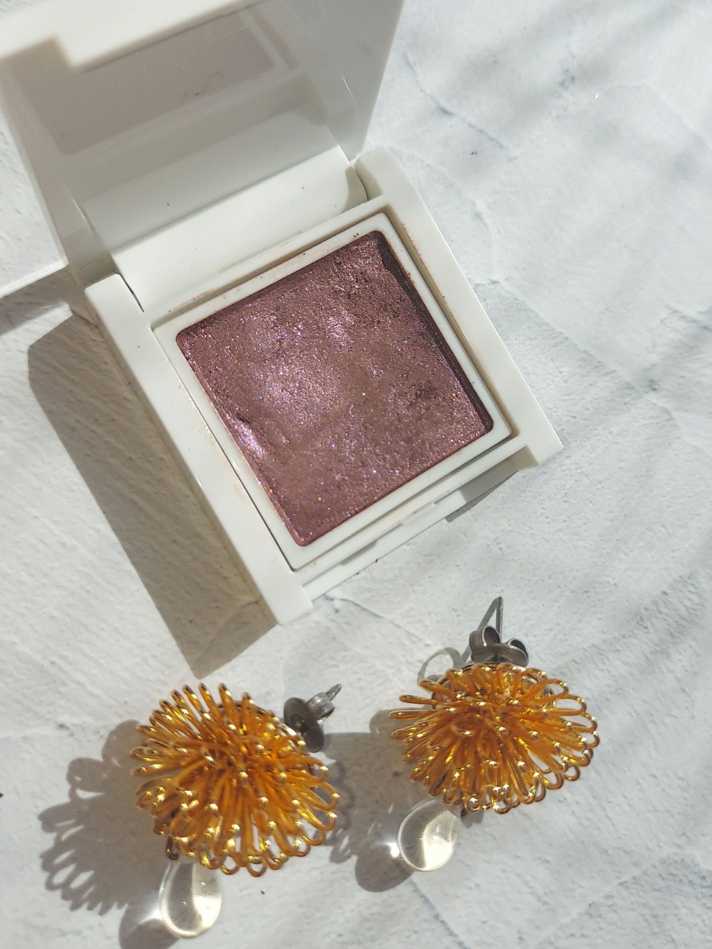 misaki on LIPS 「編集しないでそのまま何枚も載せます🙏私のベスコスアイシャドウ。..」(1枚目)