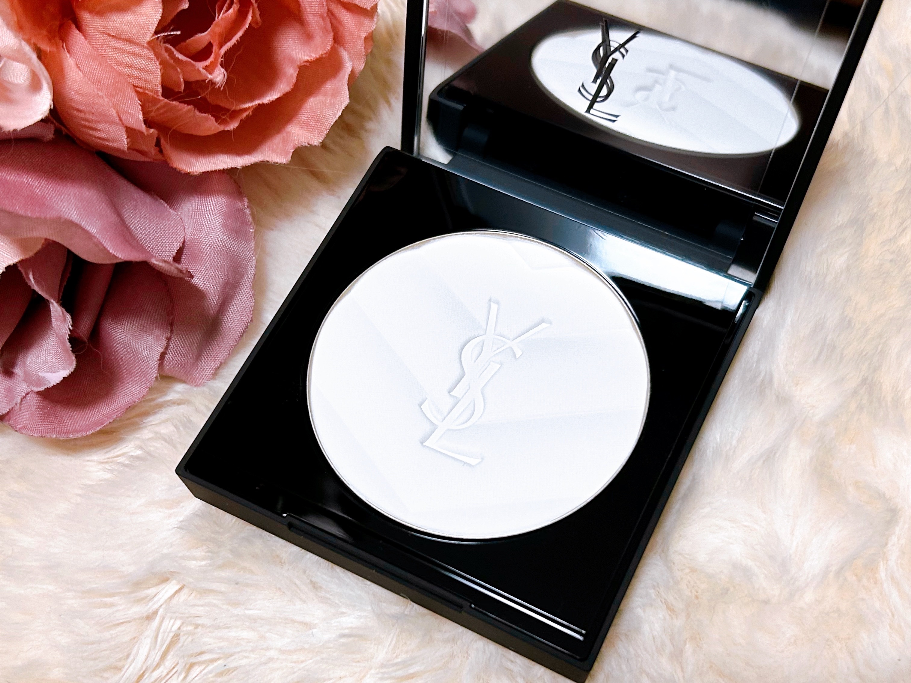 オールアワーズ ハイパープレストパウダー ユニヴァーサル/YVES SAINT LAURENT BEAUTE/プレストパウダーを使ったクチコミ（2枚目）