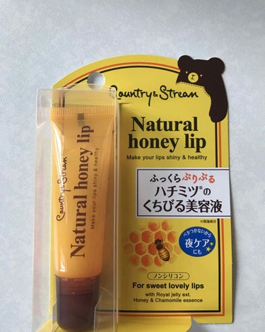 
ハニーフルリップ💄🐝
500円くらい？💋

いつもはエテュセのリップエッセンス
を愛用していましたが、
プチプラだし、気になったので
こちらをGETしました🙆💗

塗ってみた感じ、エテュセほど
テクス