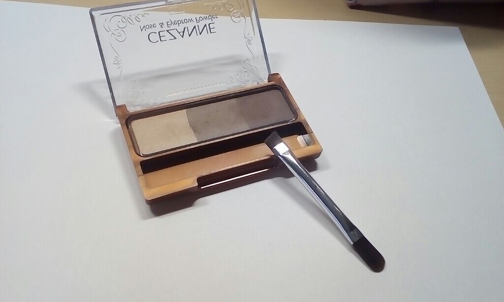 ノーズ＆アイブロウパウダー/CEZANNE/パウダーアイブロウを使ったクチコミ（3枚目）