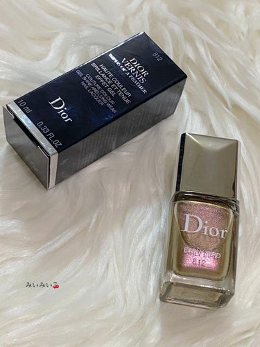 ディオール ヴェルニ＜バーズ オブ ア フェザー＞/Dior/マニキュアを使ったクチコミ（3枚目）