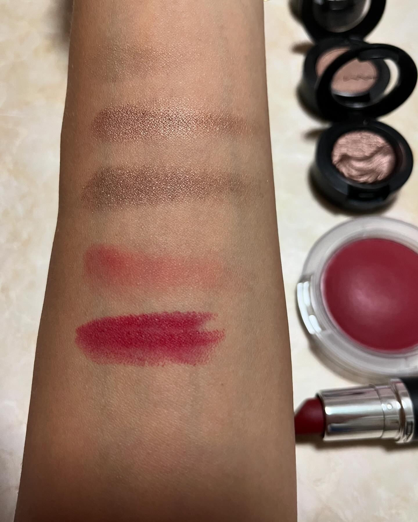 グロープレイ クッショニー ブラッシュ/M・A・C/ジェル・クリームチークを使ったクチコミ（2枚目）