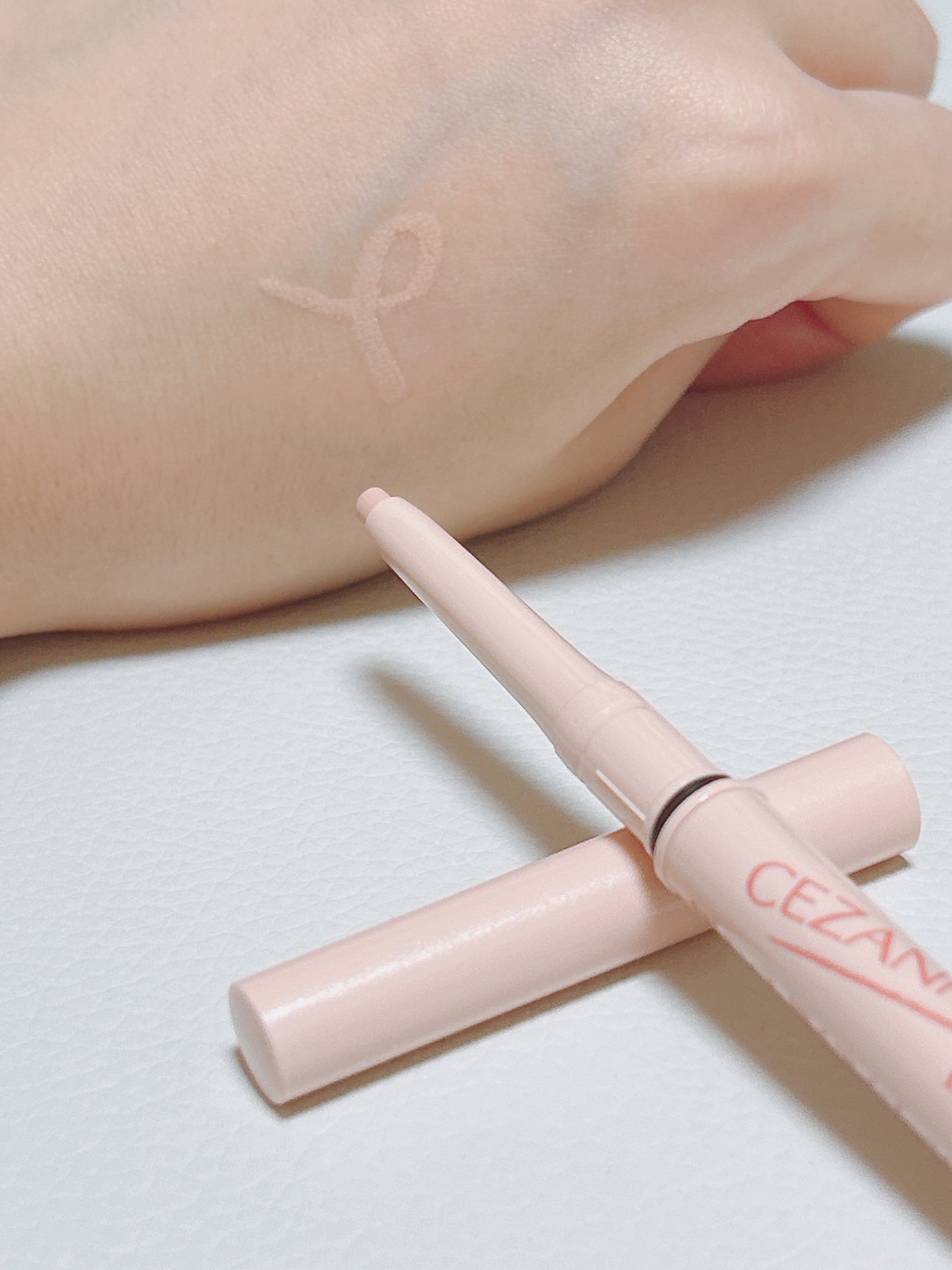描くアイゾーンコンシーラー/CEZANNE/ペンシルコンシーラーを使ったクチコミ(2枚目)