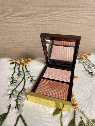 TOM FORD BEAUTY シェイド アンド イルミネイト ハイライティング デュオ のクチコミ「トムフォードの生み出す艶感にうっとりです…🥹

今回紹介するのはトムフォードの

シェイドアン.....」（1枚目）