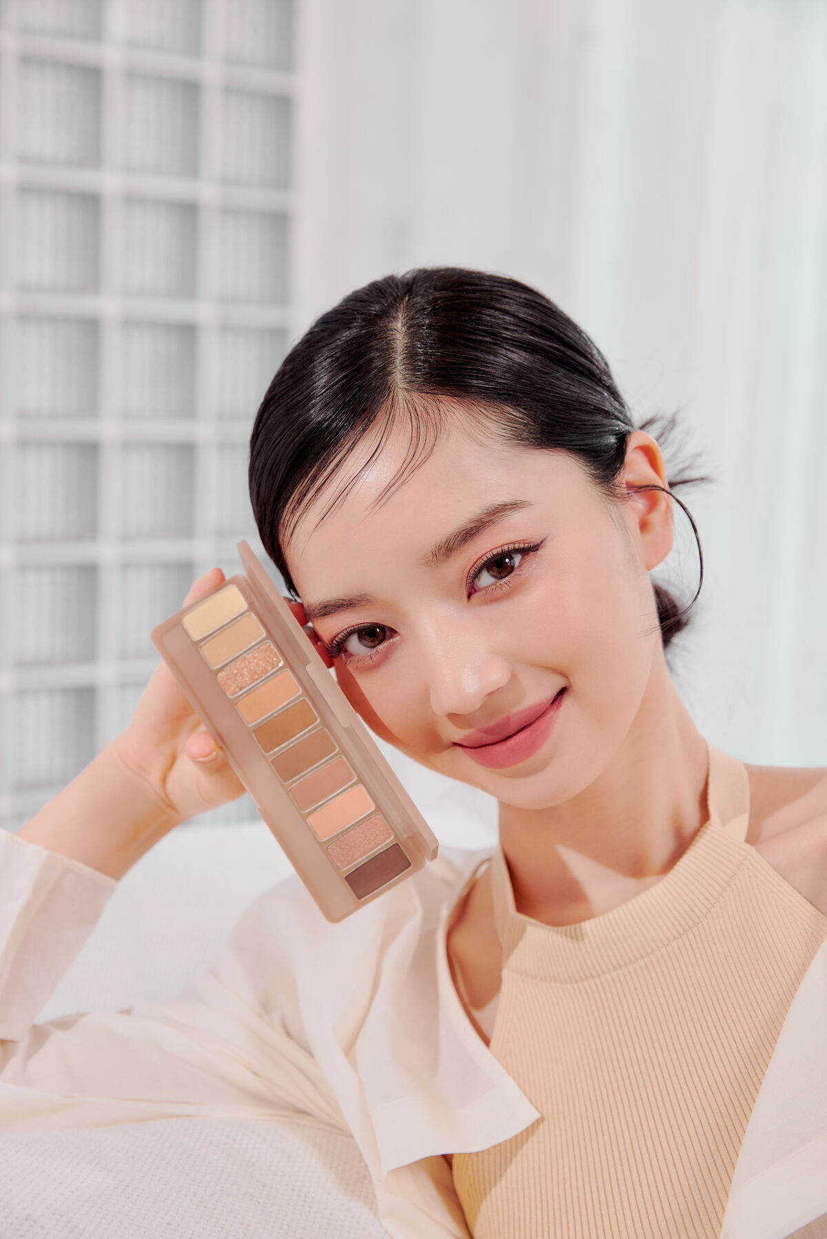 【大人気パレット秋の新色】秋のぬくもり感じるヌーディーアイ☕（1枚目）