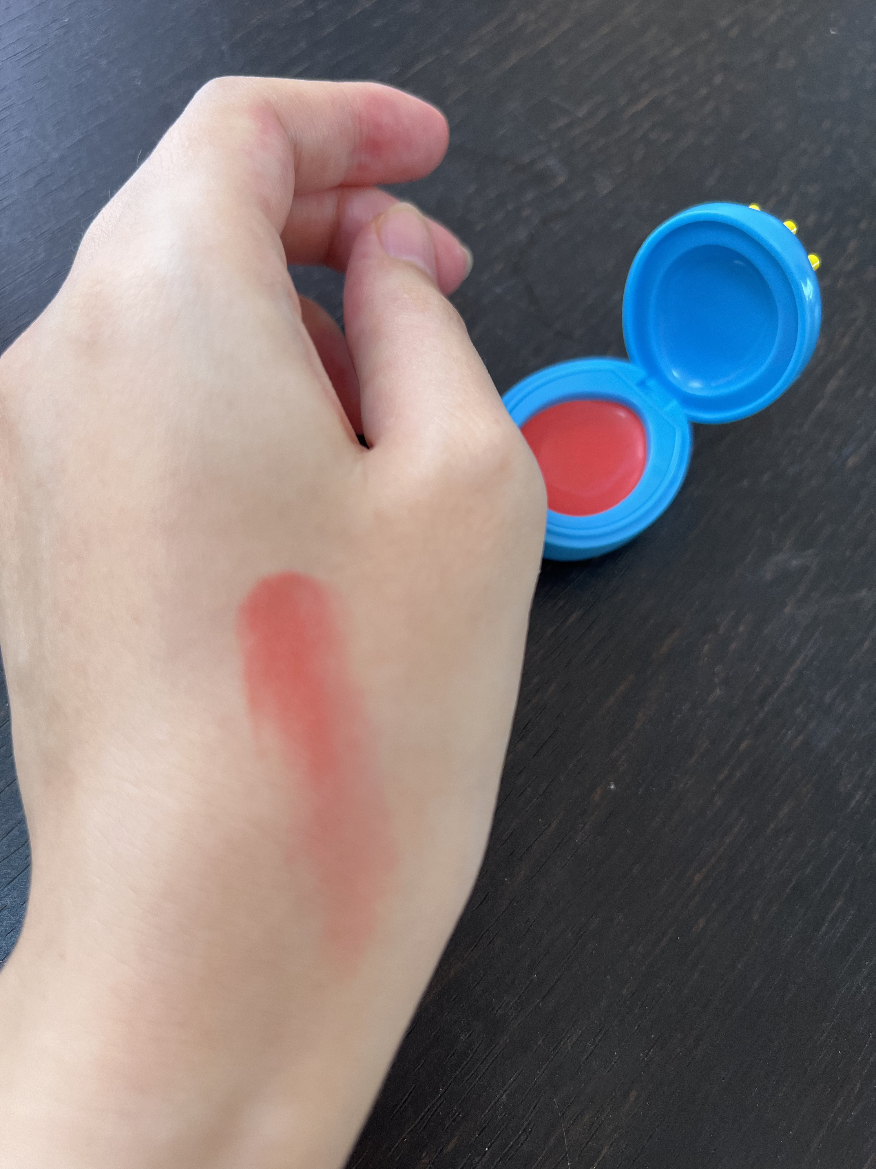 たまごっち リップ＆チーク  初代たまごっちブルー（ローズベージュ）/クレアボーテ/ジェル・クリームチークを使ったクチコミ（3枚目）