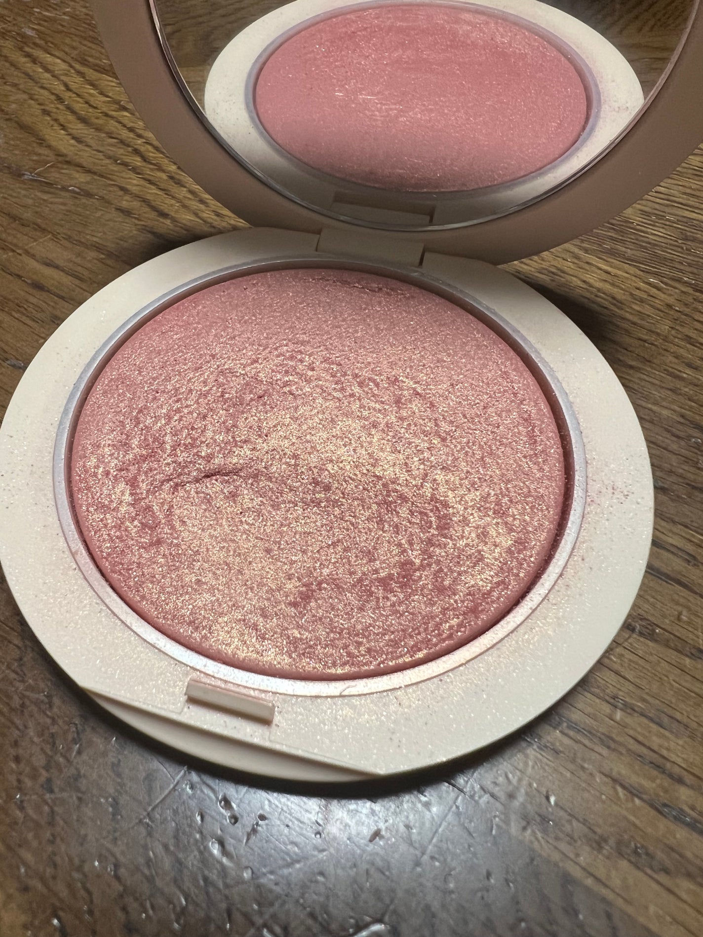 ディオールスキン フォーエヴァー クチュール ルミナイザー/Dior/プレストパウダーを使ったクチコミ(1枚目)