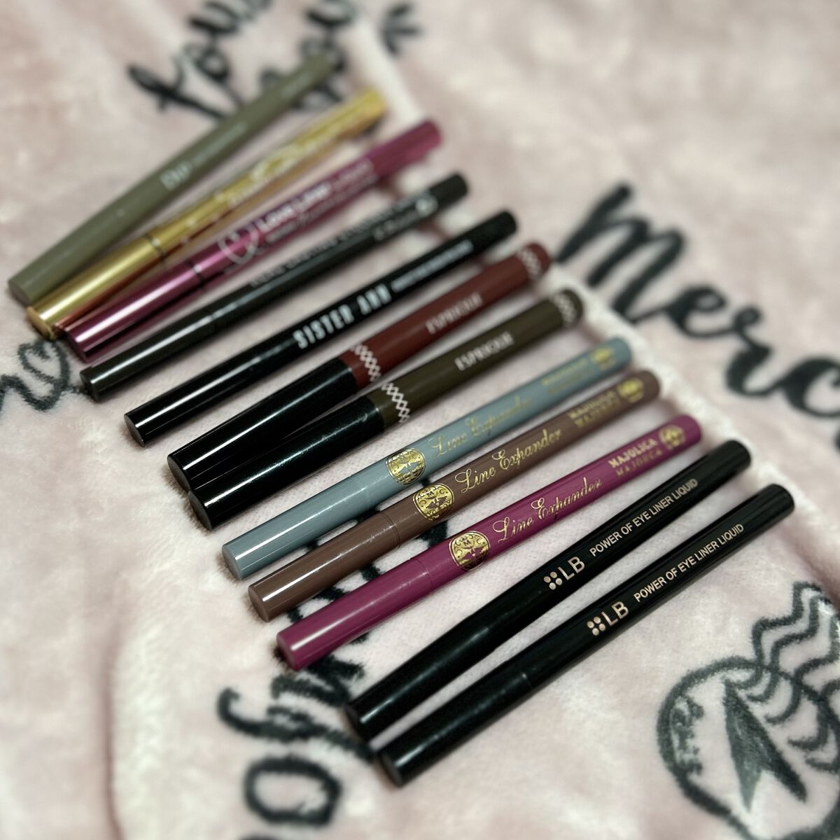 リキッドブラシペンアイライナー/SISTER ANN/リキッドアイライナーを使ったクチコミ（1枚目）