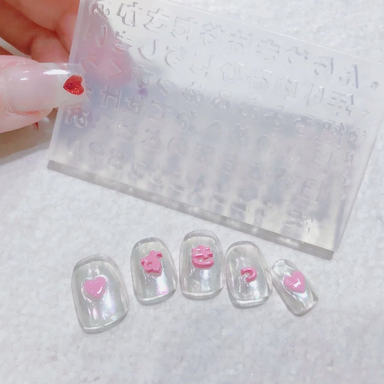 なかやまちえこ on LIPS 「HAPPYVALENTINE♡⠀⠀365日ネイル45日め⠀ひら..」(3枚目)