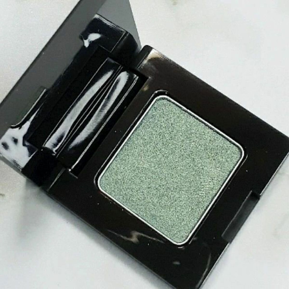 ニュアンス アイシャドウ d10 Gairoju〈街路樹〉/OSAJI/単色アイシャドウを使ったクチコミ（2枚目）