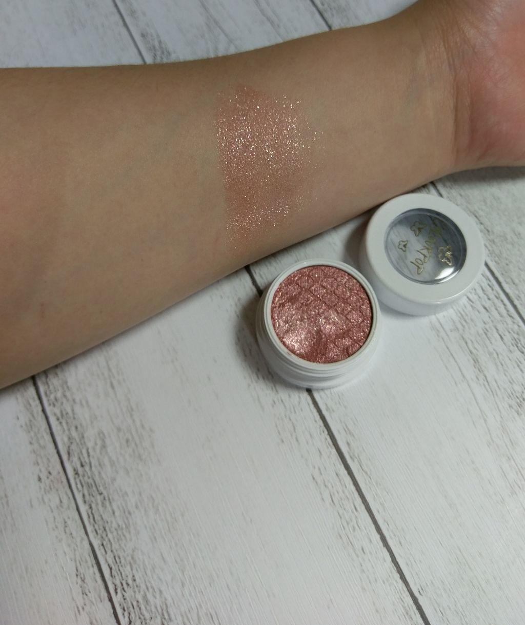 Super Shock Shadow/ColourPop/単色アイシャドウを使ったクチコミ(2枚目)