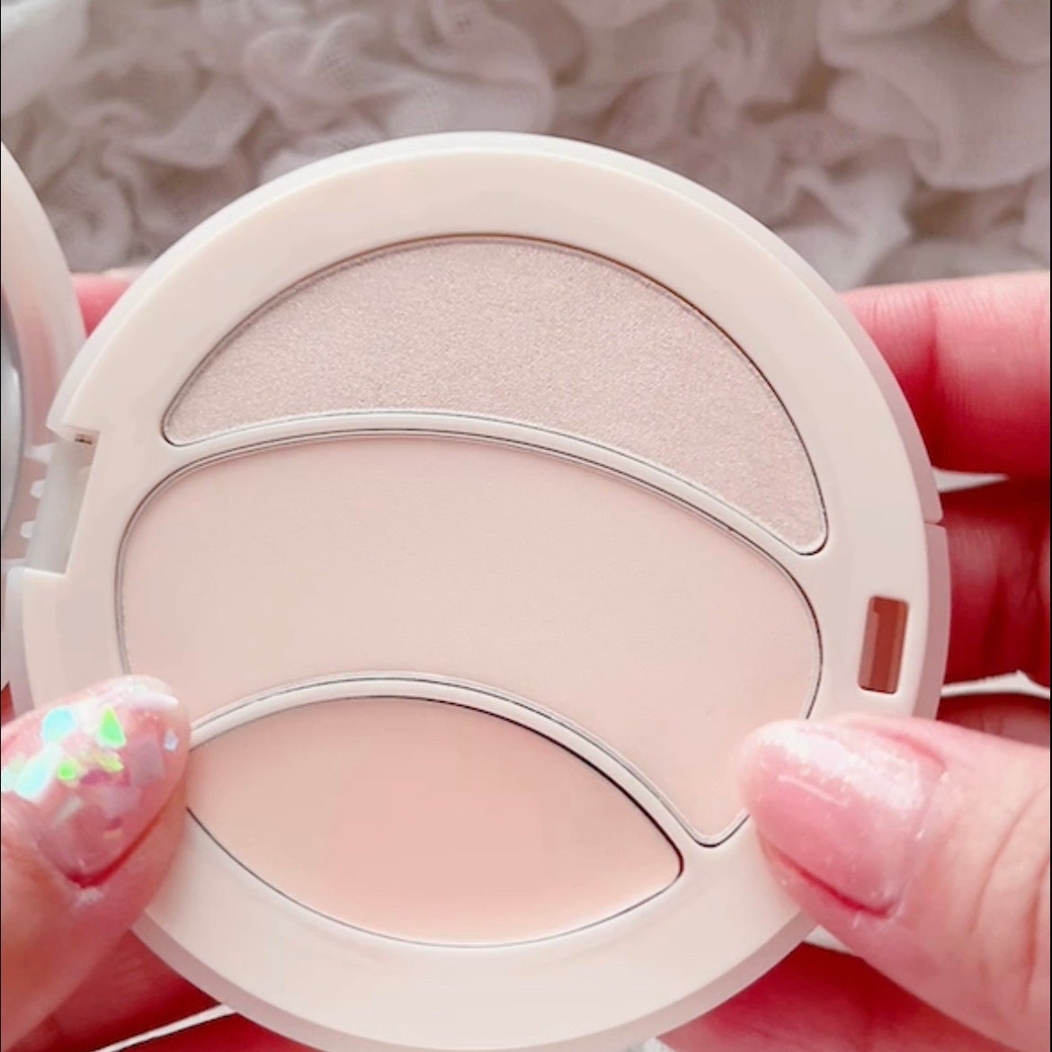 マルチファンクショナルハイライトパレット/INTO U/ハイライトを使ったクチコミ(3枚目)