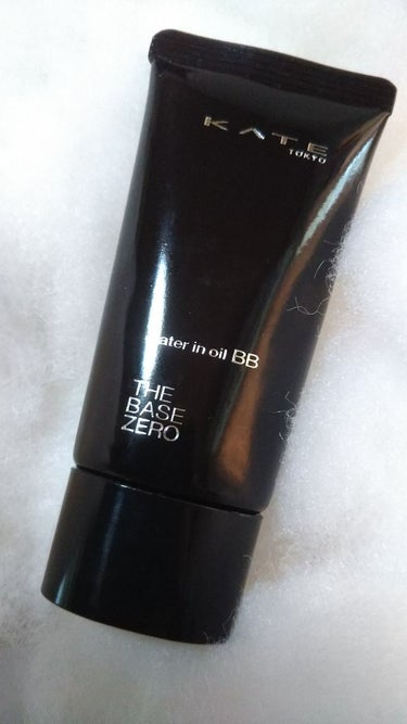 ケイト ウォーターインオイルBB 
02  標準的な肌 SPF20
(化粧下地、ファンデーション)

標準といっても、ワントーン明るめです！
テスター確認必須⚠️

スキンメーカーに隠れて売られています