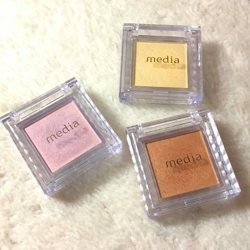 ブライトアップアイシャドウ/media/単色アイシャドウを使ったクチコミ(1枚目)